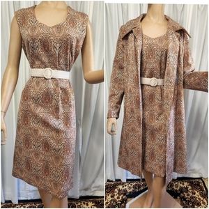 Elegant Paisley Dress with Belt
